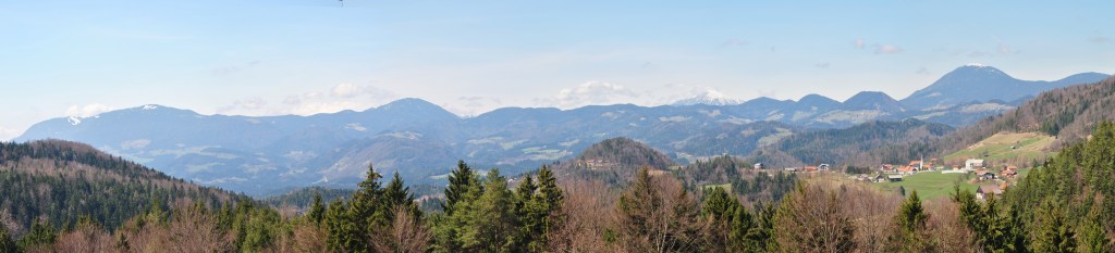 Panorama_plesivec